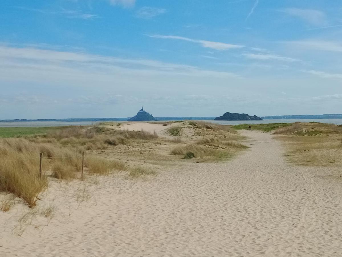 Gite Les Trefles Proche De La Plage En Baie Du Mont St Michel Carolles Extérieur photo
